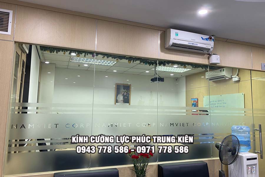 Kính cường lực 8 ly: Chịu lực tốt không? Phù hợp hạng mục nào?